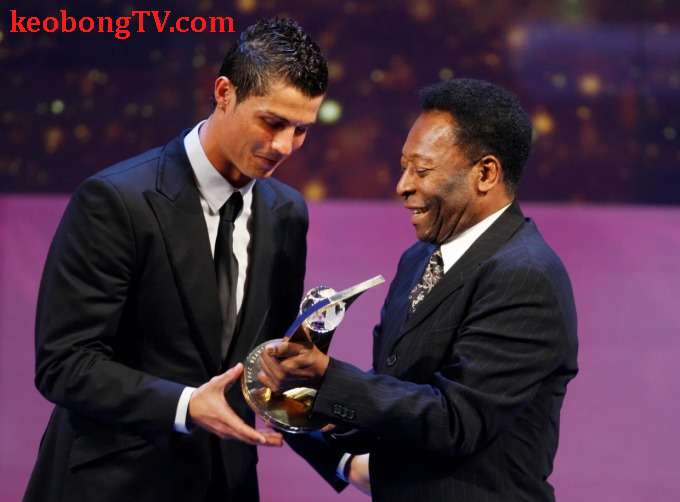 Nhà cầm quân Al Nassr so sánh Ronaldo với Pele 