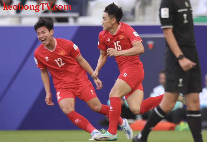 Việt Nam và Nhật Bản tạo ra 'cơn mưa bàn thắng' tại Asian Cup