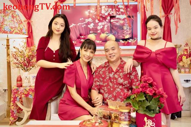  Showbiz Việt: Loạt sao tưng bừng du Xuân Giáp Thìn