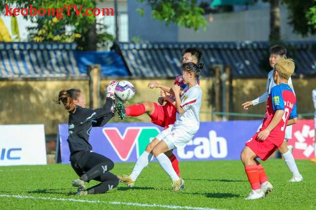  Bích Thùy lập hat-trick, Thái Nguyên thắng 5 sao để củng cố ngôi đầu