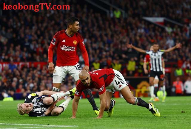  Thắng chật vật Newcastle, Man United sắp mất vé dự cúp châu Âu