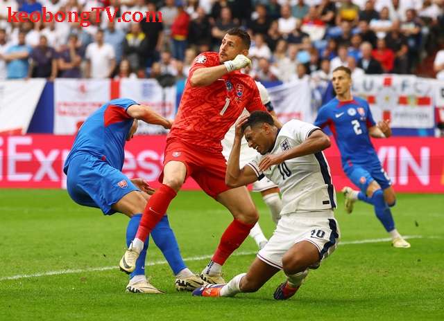  Euro 2024: Bellingham nhận mưa lời khen sau siêu phẩm cứu rỗi bóng đá Anh