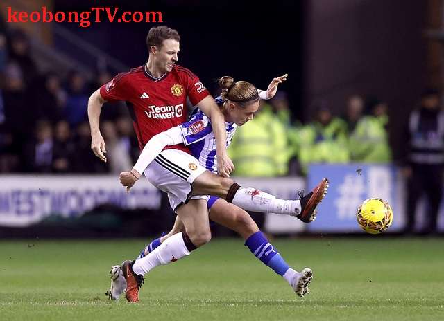  Man United hội quân, bổ dụng "phó tướng" Van Nistelrooy