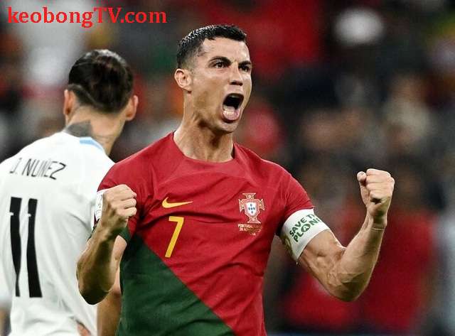  Cristiano Ronaldo hé lộ ý định giải nghệ ở … Saudi Pro