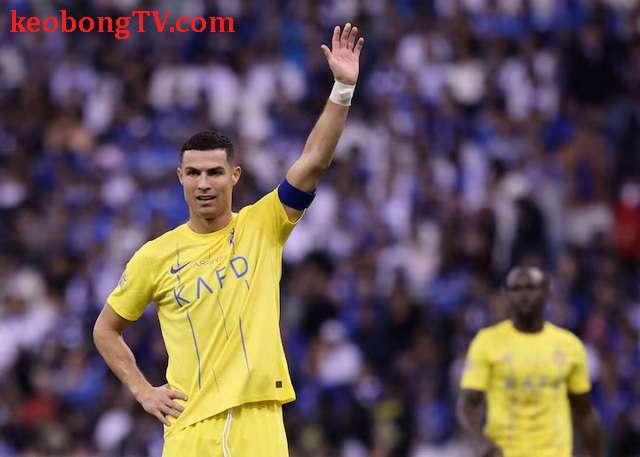  Cristiano Ronaldo thừa nhận động cơ chuyển sang Saudi Arabia là vì tiền!