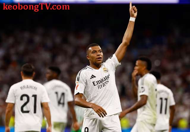  Kylian Mbappe nhẹ nhõm sau cú đúp giúp Real Madrid thắng Betis 2-0