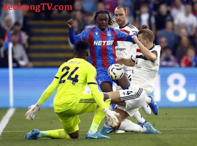  Người cũ gieo sầu, Man United bị cầm chân ở Selhurst Park