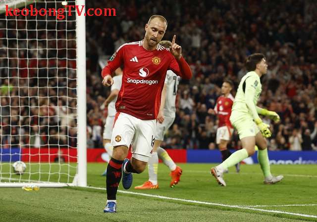  Rashford bùng nổ, Man United thắng tưng bừng League Cup