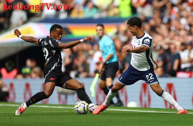  Tottenham "đá gấu" nhưng không cản được Arsenal