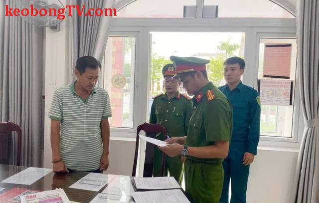 Bắt khẩn cấp nguyên Phó Giám đốc Ngân hàng Việt Á Chi nhánh Hội An