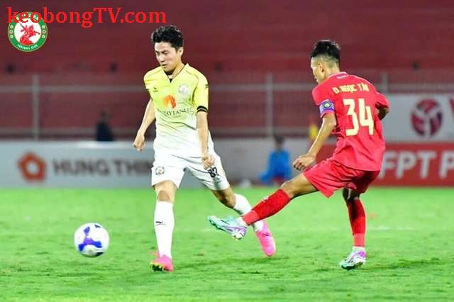  CLB Hoàng Anh Gia Lai mất ngôi đầu bảng V-League