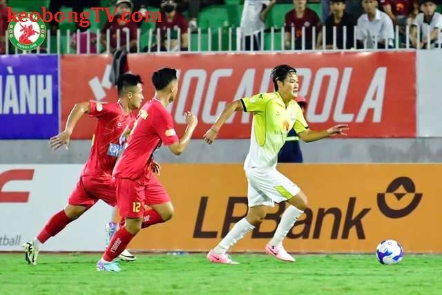  CLB Hoàng Anh Gia Lai mất ngôi đầu bảng V-League