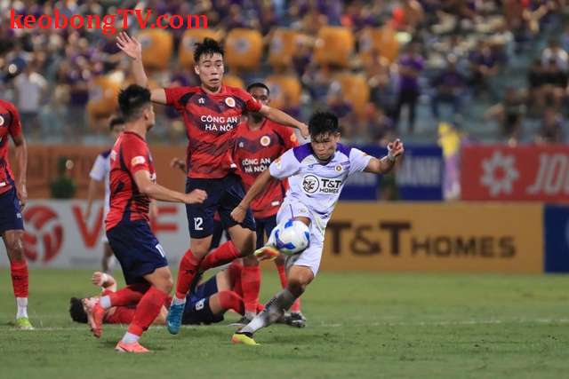  Kịch tính cuộc đua tốp đầu V-League