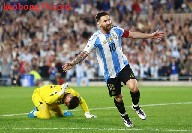  Messi tỏa sáng ở tuổi 37 tại vòng loại World Cup, bắt kịp kỷ lục của Cristiano Ronaldo