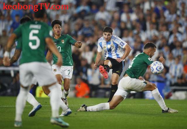  Messi tỏa sáng ở tuổi 37 tại vòng loại World Cup, bắt kịp kỷ lục của Cristiano Ronaldo