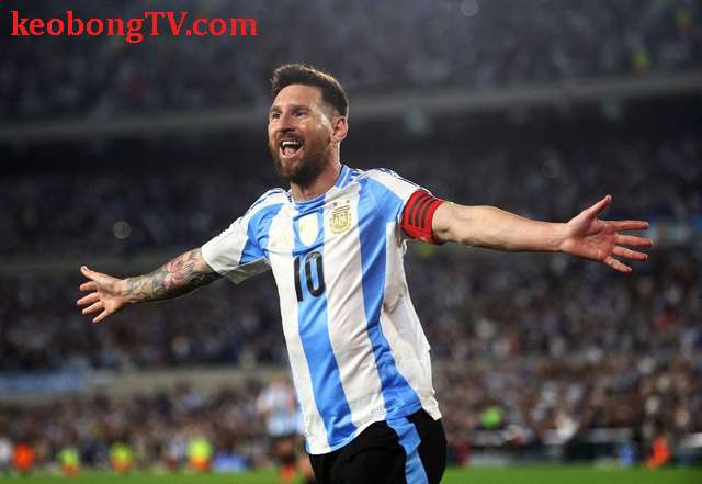  Messi tỏa sáng ở tuổi 37 tại vòng loại World Cup, bắt kịp kỷ lục của Cristiano Ronaldo