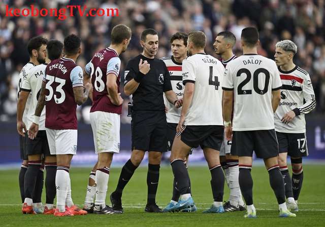  Thua West Ham phút cuối, Man United chìm sâu ở Giải Ngoại hạng Anh