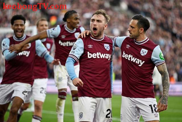  Thua West Ham phút cuối, Man United chìm sâu ở Giải Ngoại hạng Anh