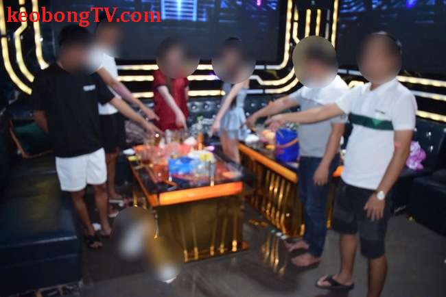  Tổ công tác đặc biệt đánh úp quán karaoke ở Tây Ninh