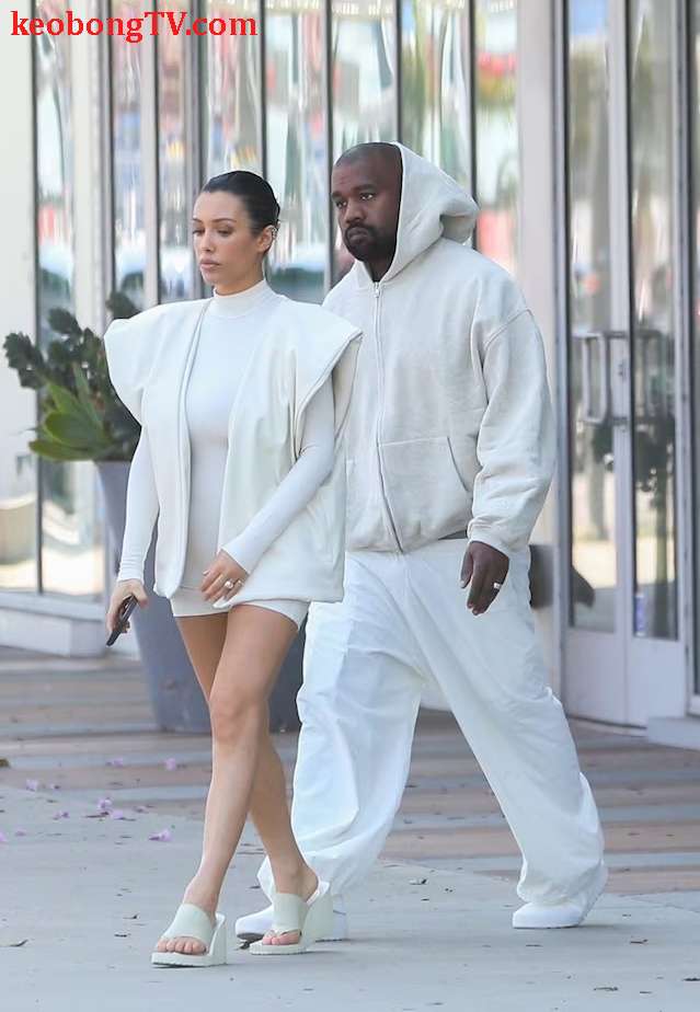 Kanye West và vợ vướng tin đồn sắp ly hôn