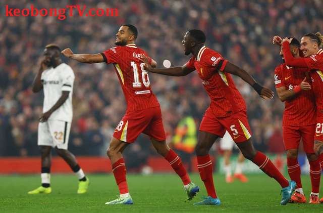 Thắng đậm Leverkusen, Liverpool lên ngôi đầu bảng Champions League