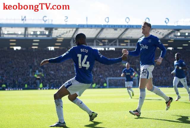  Man United ngược dòng, cầm hòa Everton tại Goodison Park