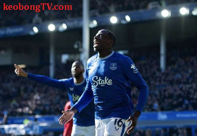  Man United ngược dòng, cầm hòa Everton tại Goodison Park