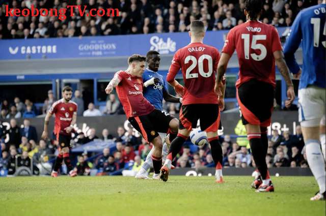 Man United ngược dòng, cầm hòa Everton tại Goodison Park