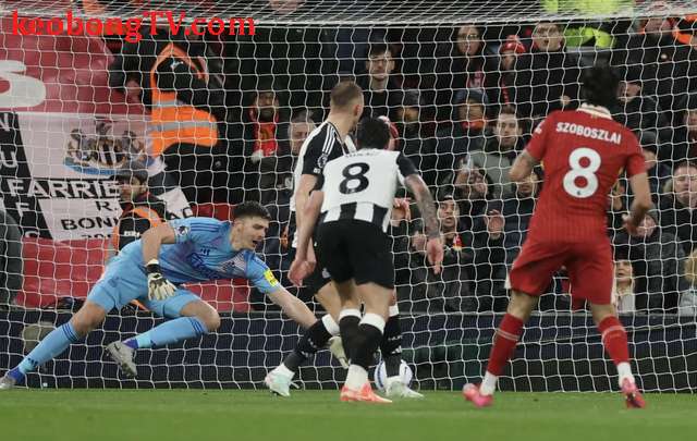  Salah lập đại công kiến tạo, Liverpool vững ngôi đầu Premier League