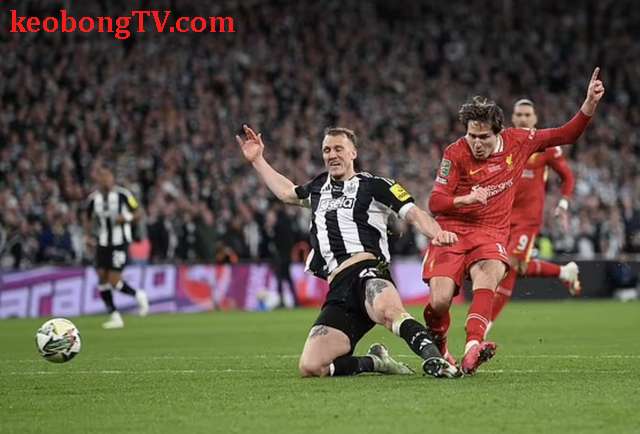  Liverpool thành cựu vương League Cup, Newcastle có danh hiệu sau 70 năm