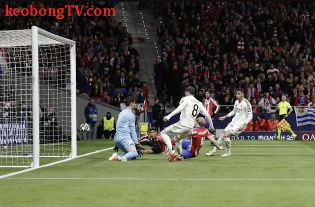  Thắng Atletico loạt đá luân lưu, Real Madrid giành vé tứ kết Champions League