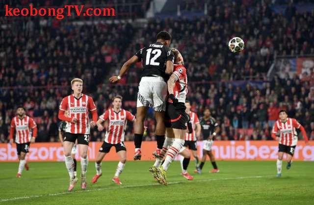  Thắng "hủy diệt" PSV 7-1, Arsenal mơ vé sớm tứ kết Champions League