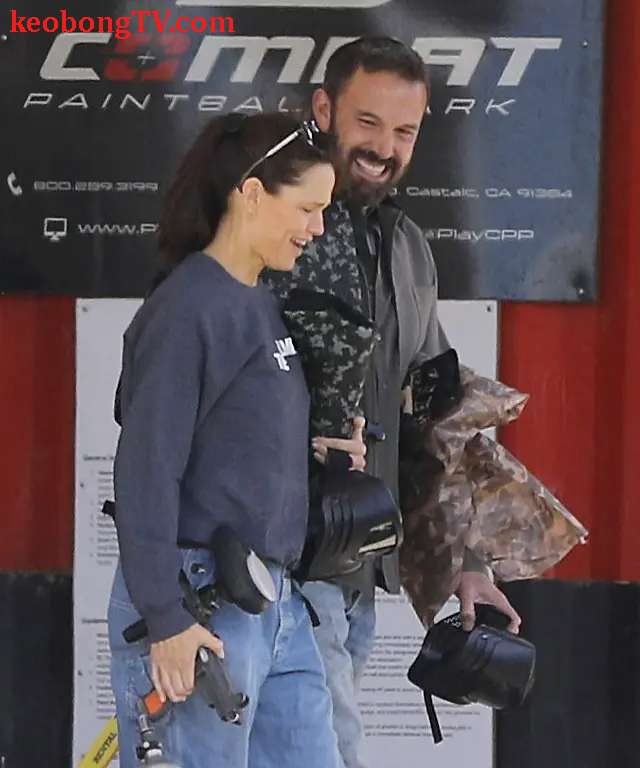 Ben Affleck tăng tả bên Jennifer Garner